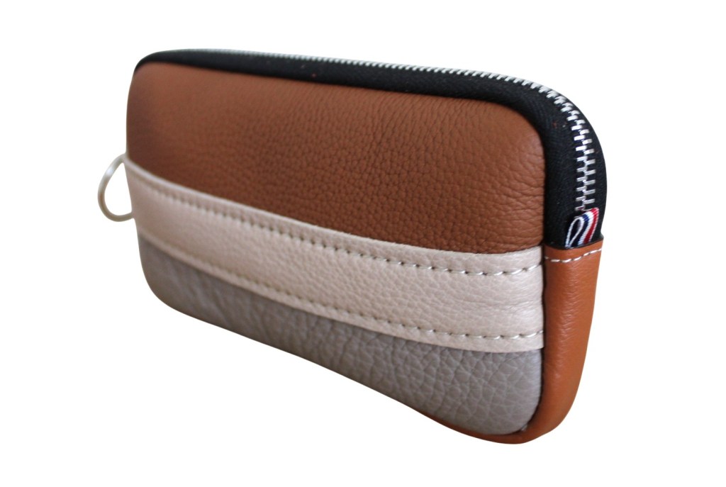 Pochette nomade créateur en cuir camel